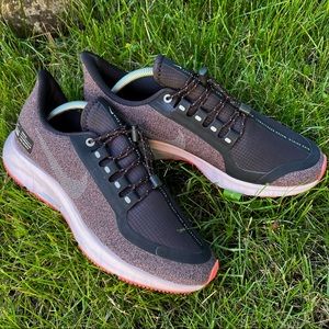 Nike Air Zoom Winflo 5 Shield Women's Water Resistant Running Shoes (Size 8)